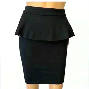 Host Pick 🤩 NWT Alice and Olivia skirt